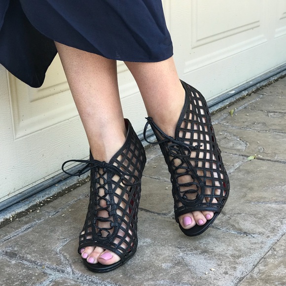 NIB Destino Woven Caged Lace Up Leather Booties - Picture 3 of 7